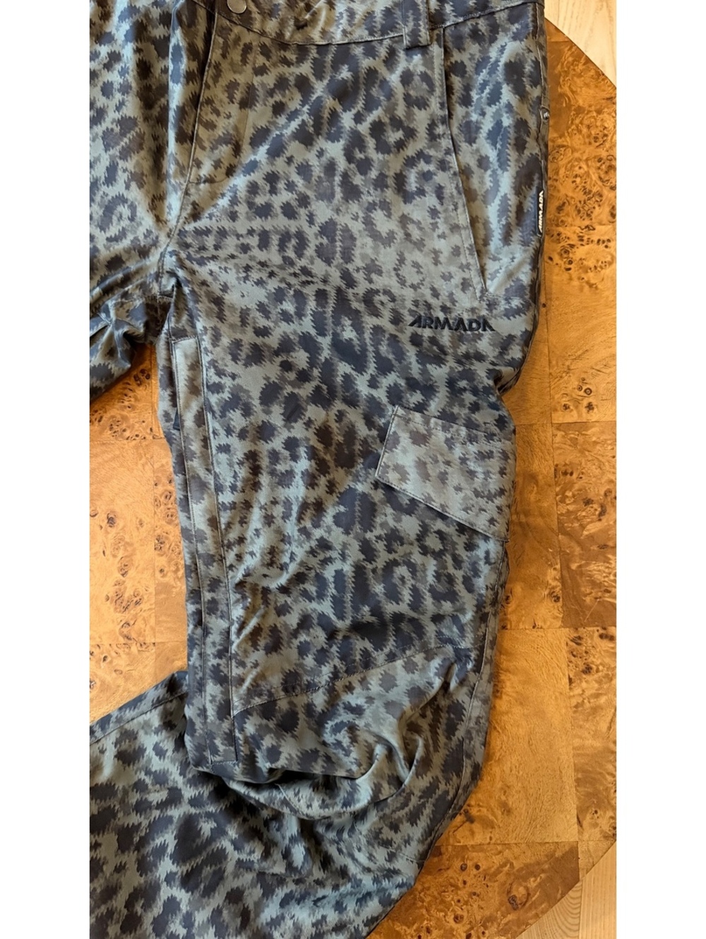 Armada Leopard Print Snowboard Pants Size L - Picture 4 of 7